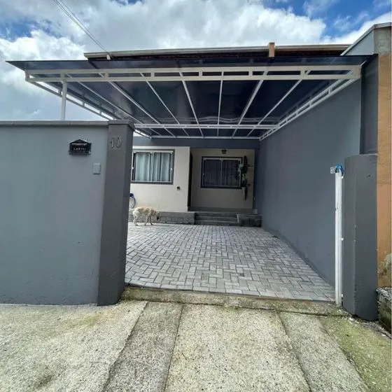 Cobertura de Policarbonato Alveolar em Vargem Grande Paulista SP — Cobertura com estrutura metálica reforçada